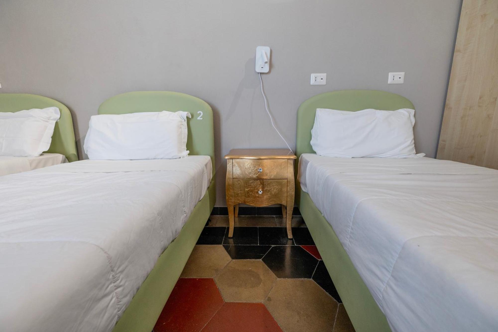 Borgo Ripa Urban Travel Hostel Rome Exterior photo
